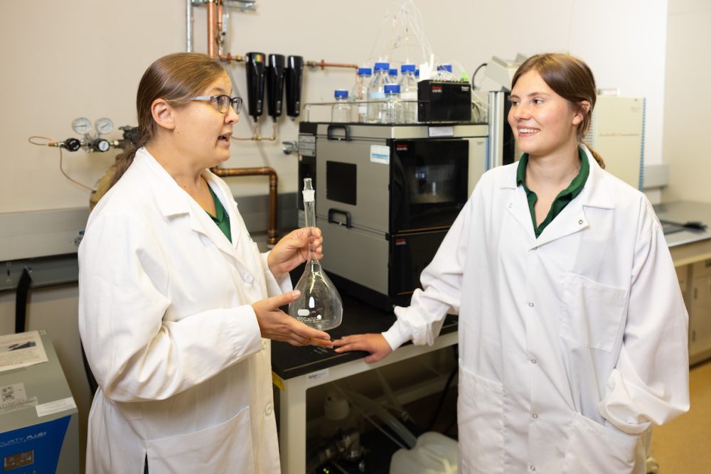 Professor Olya Keen and student Jordan Landis in the lab