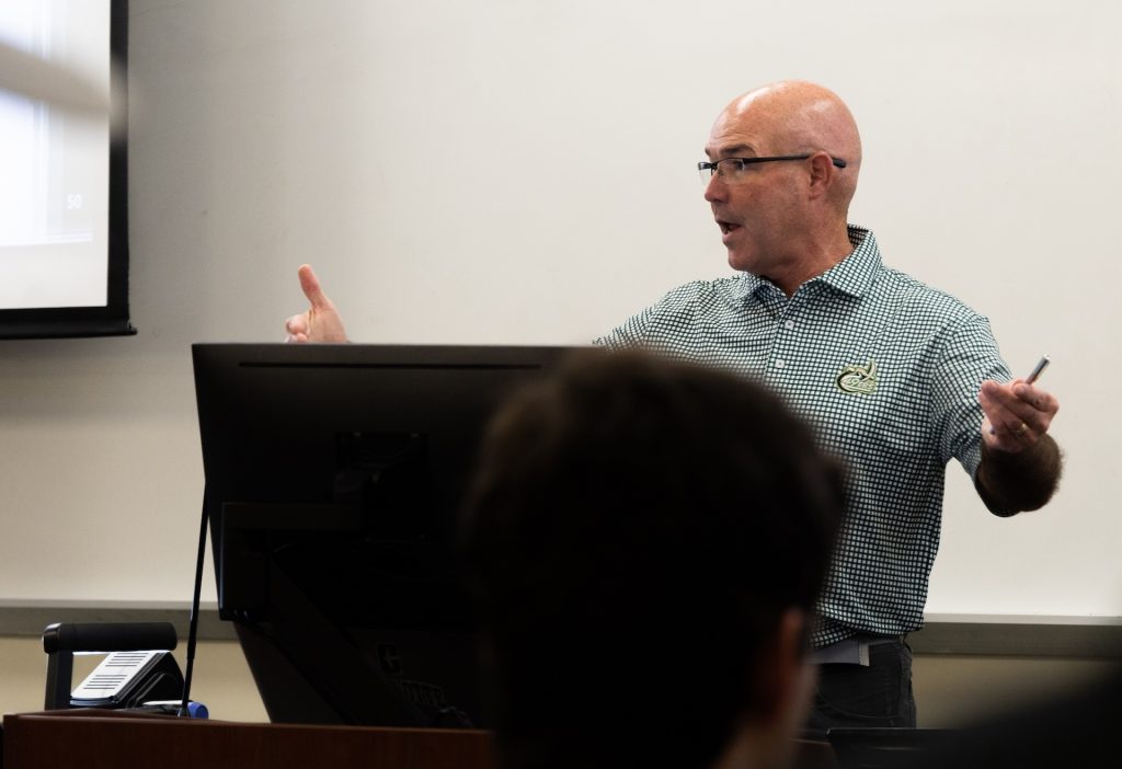 Wayne Goff speaks to class